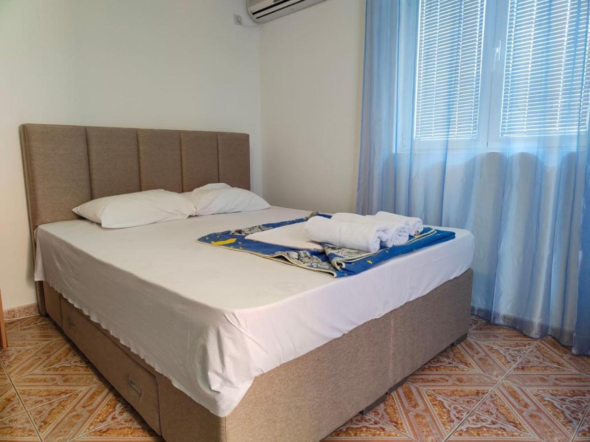 Apartments Drobni Pijesak Petrovac na moru Exterior foto