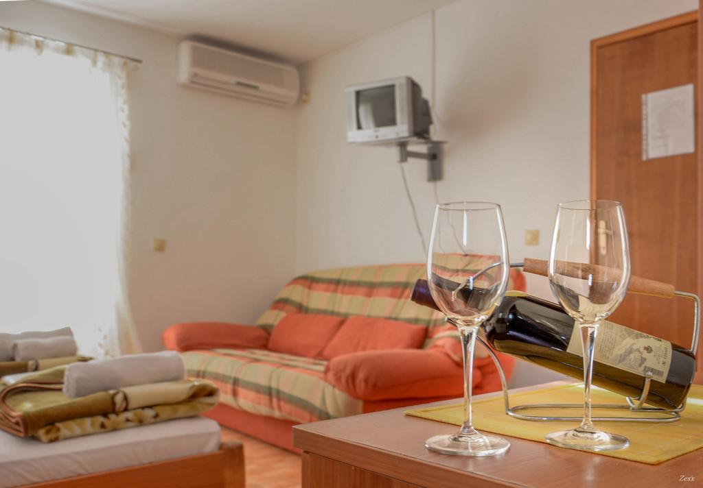Apartments Drobni Pijesak Petrovac na moru Exterior foto